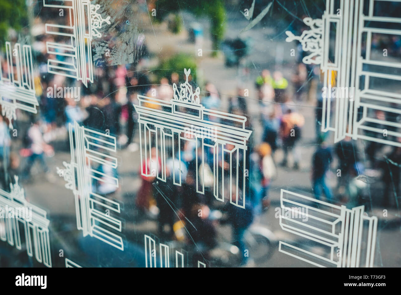 Berlin, Alemania - 01 de mayo de 2019: Berlín, símbolo y punto de referencia, la ilustración de la ventana Brandenburer Tor Foto de stock