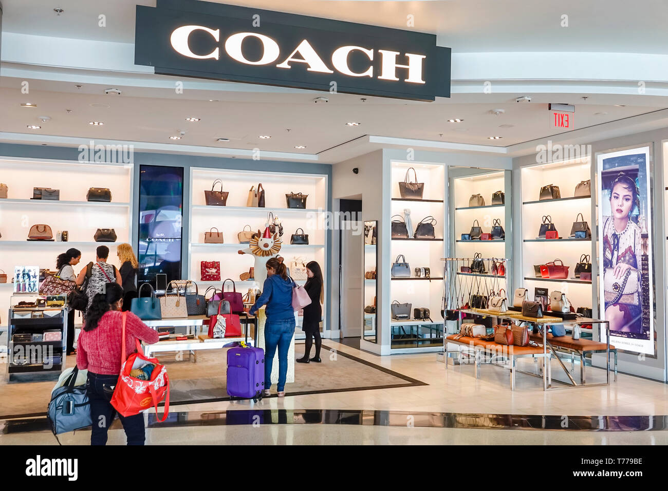 Miami Florida, Aeropuerto Internacional MIA, compras compras compras compras  tiendas tiendas mercado mercados mercado compra venta, tiendas minoristas  negocio bu Fotografía de stock - Alamy