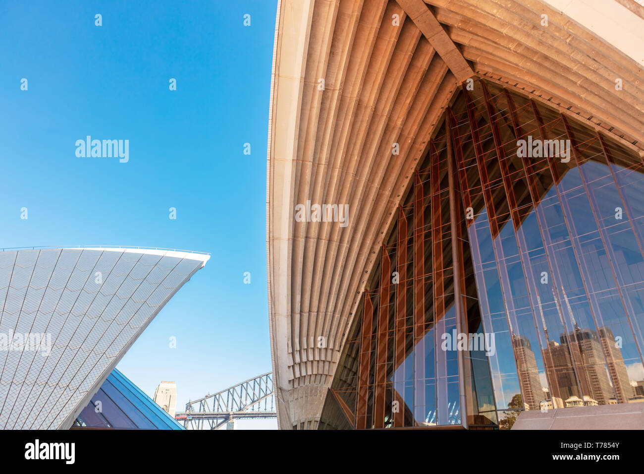 La Sydney Opera House En Sydney Harbour Es Uno De Los Mas Famosos Del Siglo Xx Y Edificios Singulares Fotografia De Stock Alamy