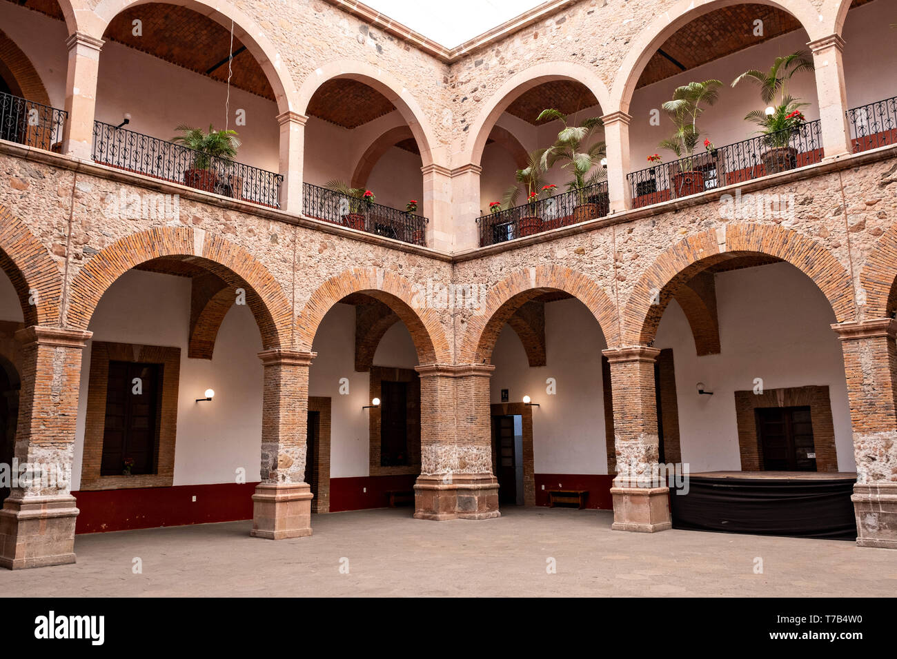 Estilo arcade patio interior de la casa de la cultura, una vez parte de