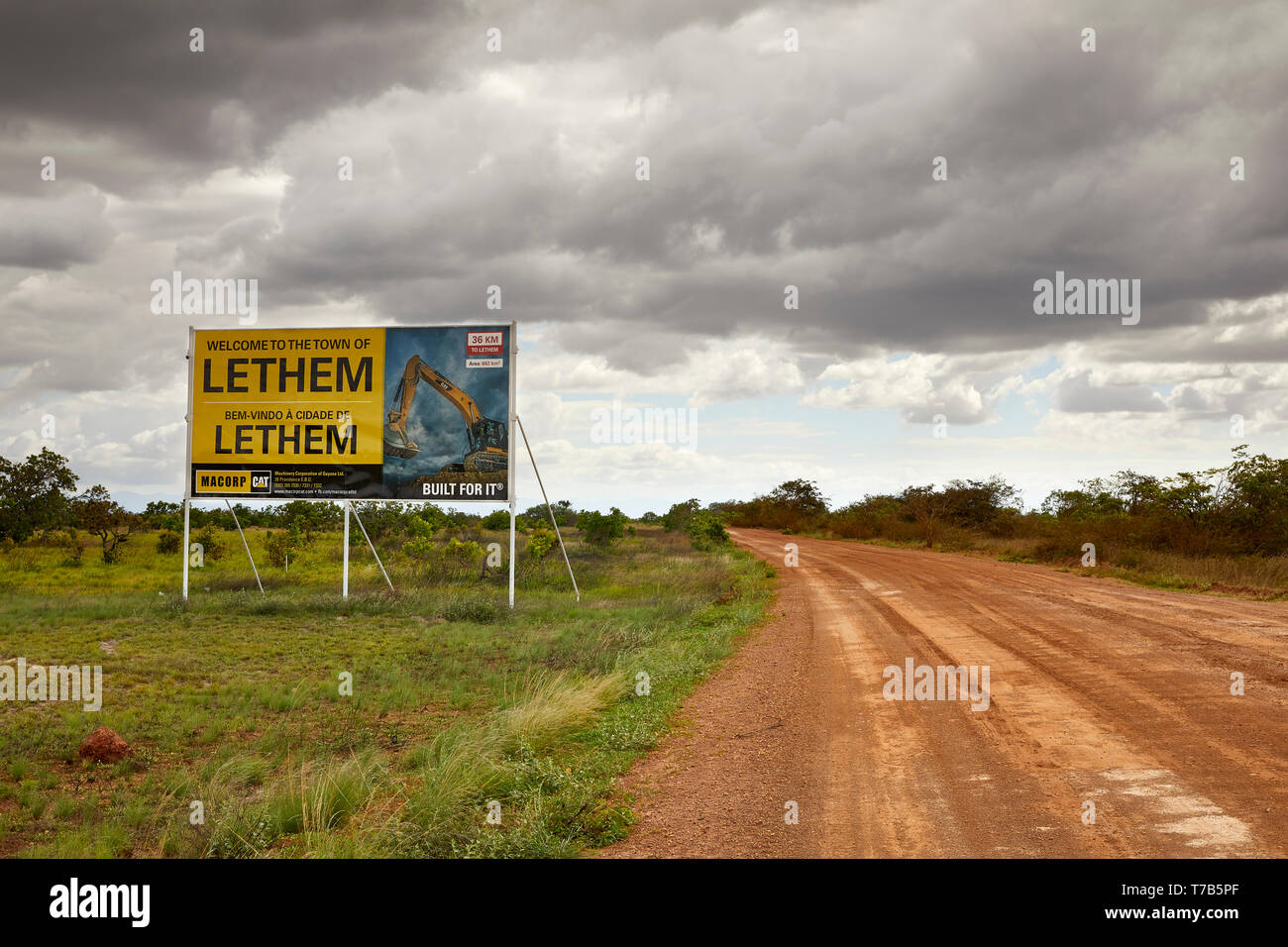 Bienvenido a la ciudad de Lethem, firme en la carretera Linden-Lethem en Guyana América del Sur Foto de stock