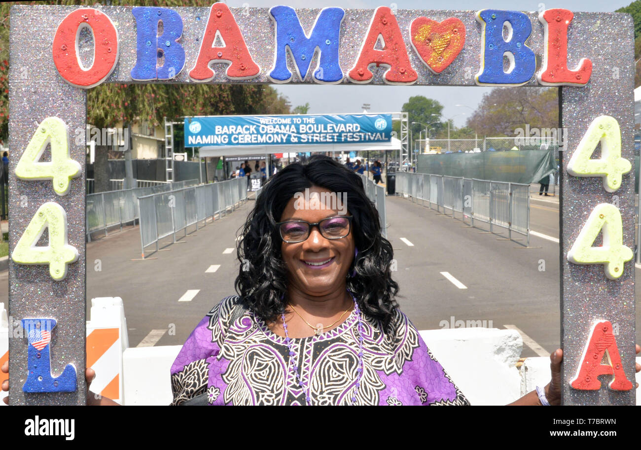 Los Angeles, CA, EE.UU. 4 de mayo de 2019. La ciudad de Los Ángeles inaugura oficialmente Obama Boulevard en honor del 44º Presidente de los Estados Unidos de América en Los Angeles, California, el 3 de mayo de 2019. Crédito: Koi Sojer/snap'n U Fotos/Media Punch/Alamy Live News Foto de stock
