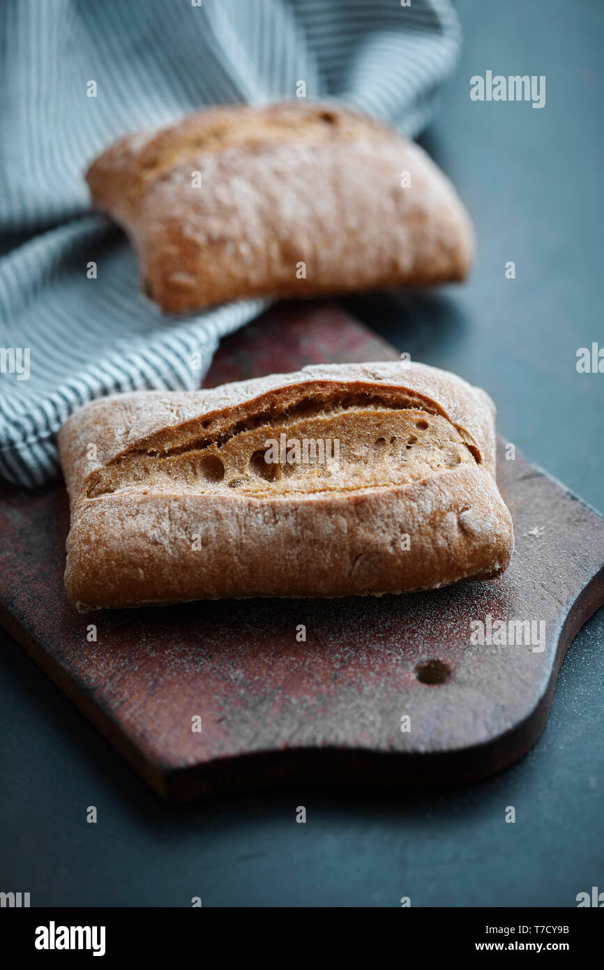 Pan de grano entero pequeño Foto de stock
