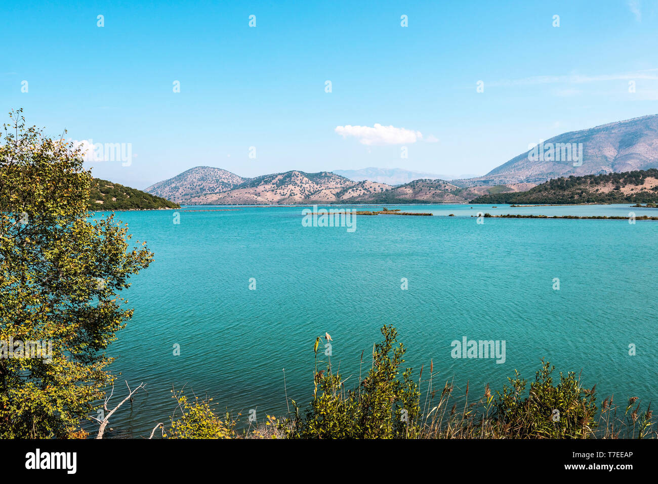 Lago Butrint, laguna de agua salada, parque nacional, Butrint, Saranda, Albania Foto de stock