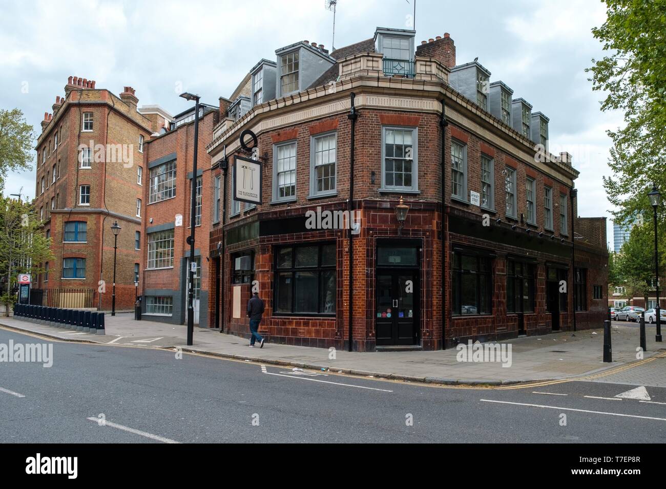 El herrero y Toffeemaker, Stan John Street, Londres Foto de stock