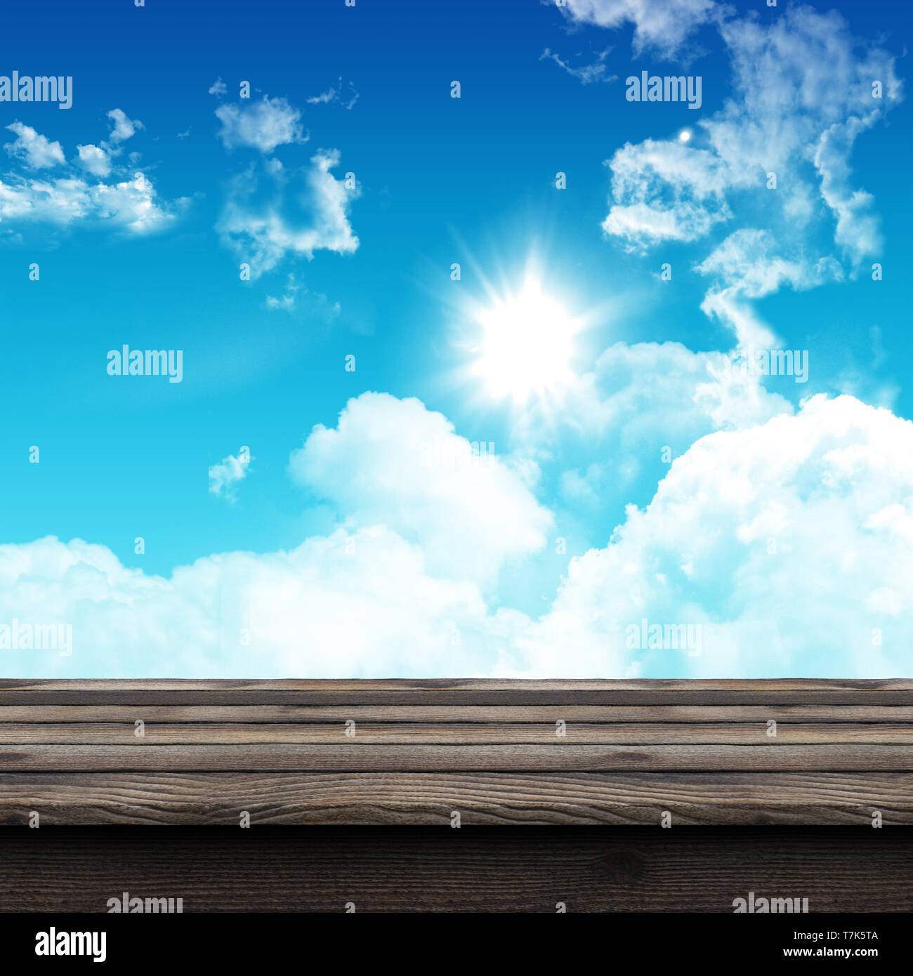3D Render de una mesa de madera rústica mirando a un cielo soleado azul Foto de stock