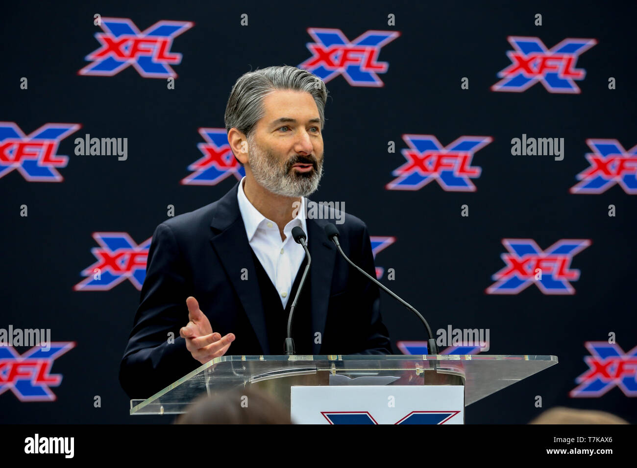 Presidente y COO XFL Jeffery Pollack durante una conferencia de prensa para nombres de XFL Winston Moss Head Coach de Los Ángeles el 7 de mayo de 2019 (Foto por Jevone Moore) Foto de stock