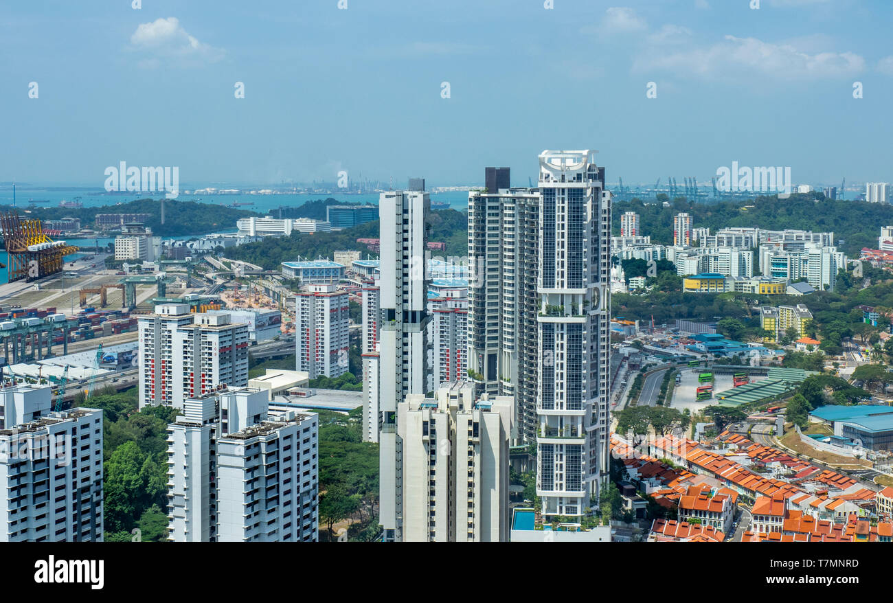 Torres de apartamentos residenciales de gran altura en Singapur. Foto de stock