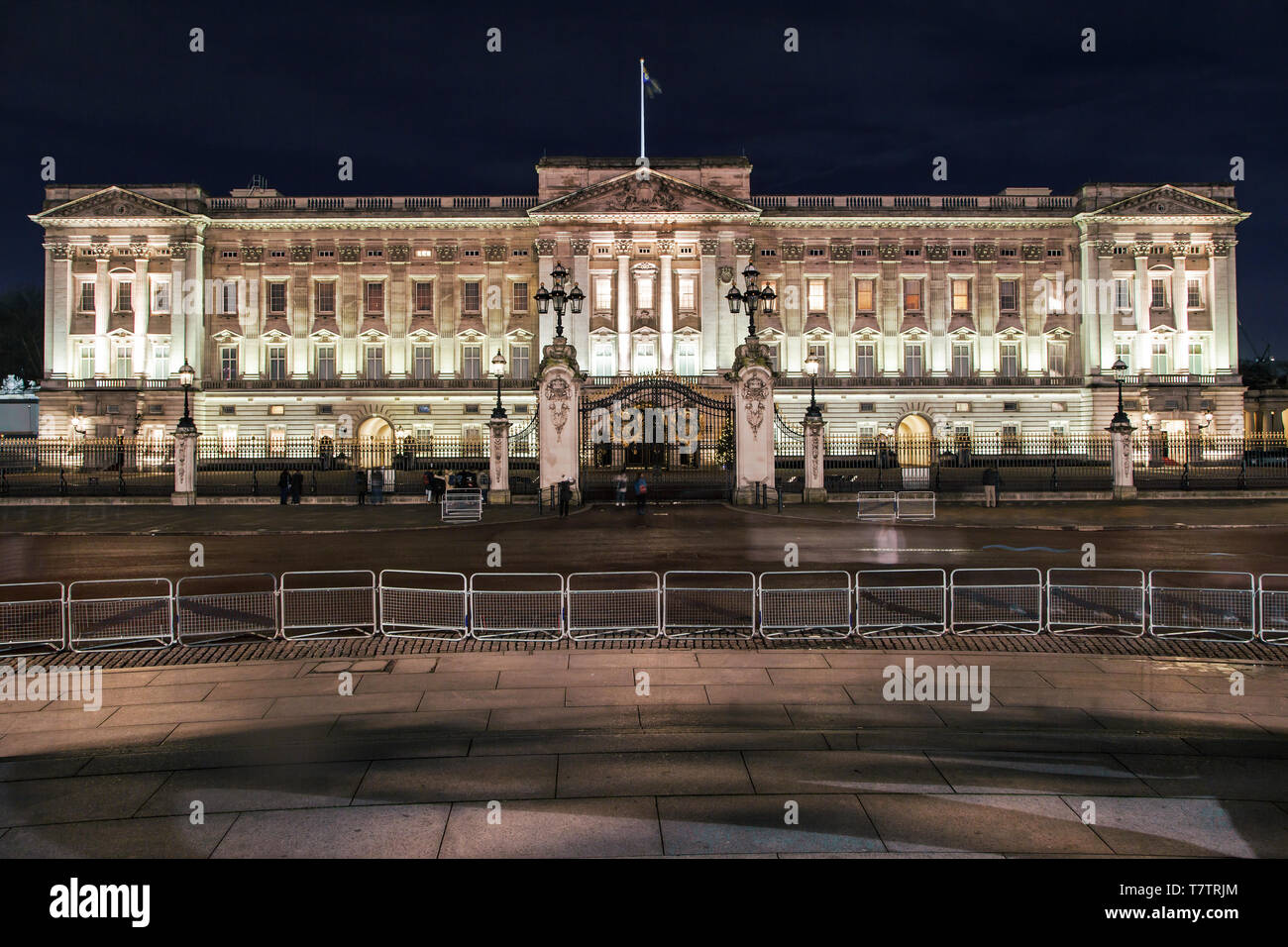 El Palacio de Buckingham por la noche, Londres, Reino Unido. Foto de stock