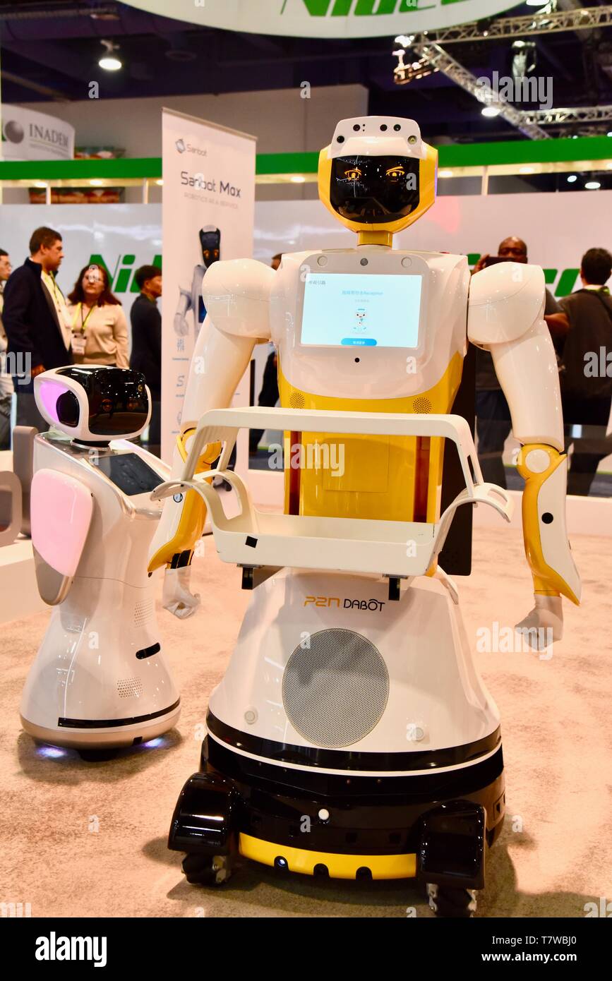 Max Sanbot robots, prestigio y ofrecen como service robots, en exhibición  en el CES de Las Vegas, EE.UU Fotografía de stock - Alamy
