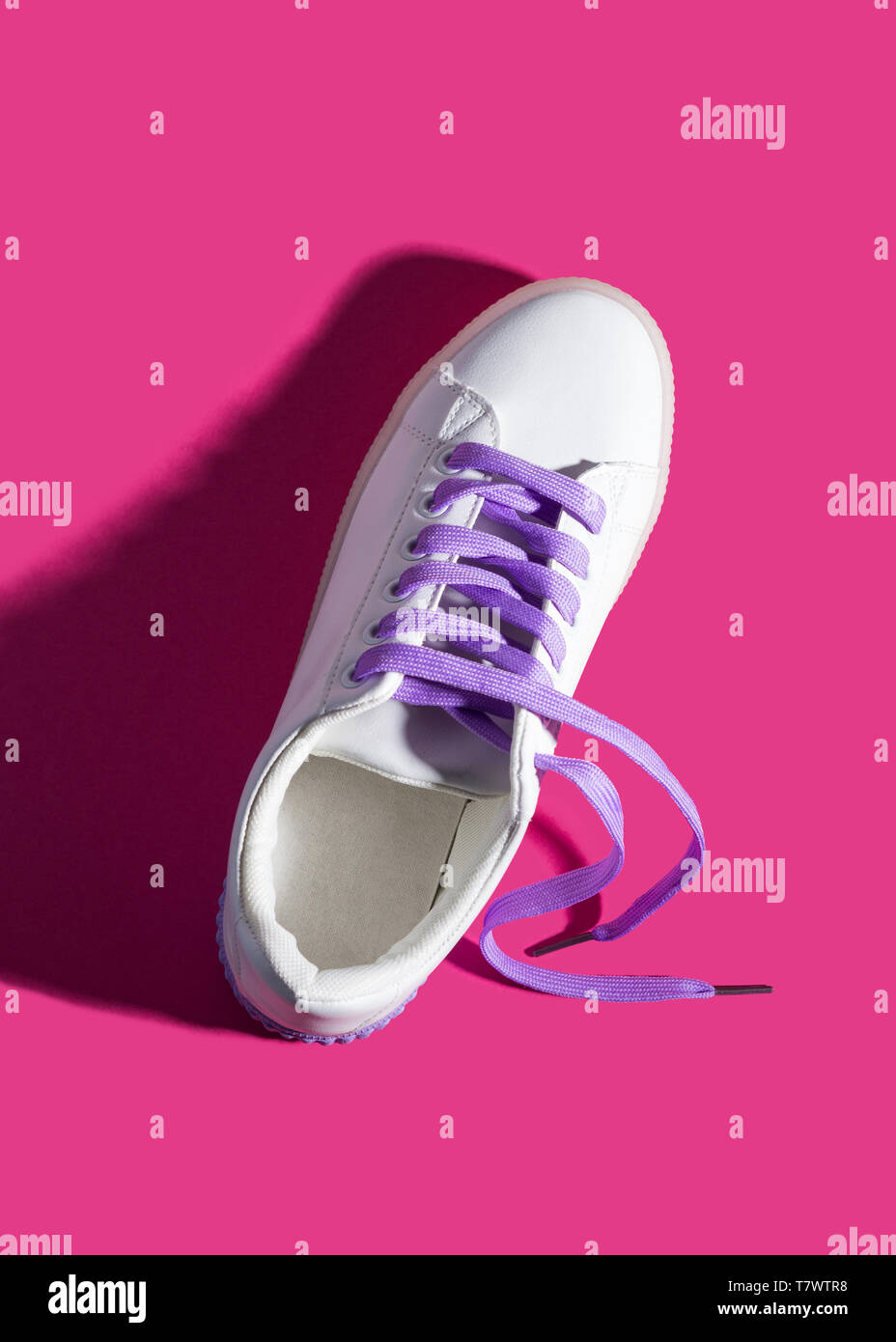 Zapatillas blancas con cordones discount