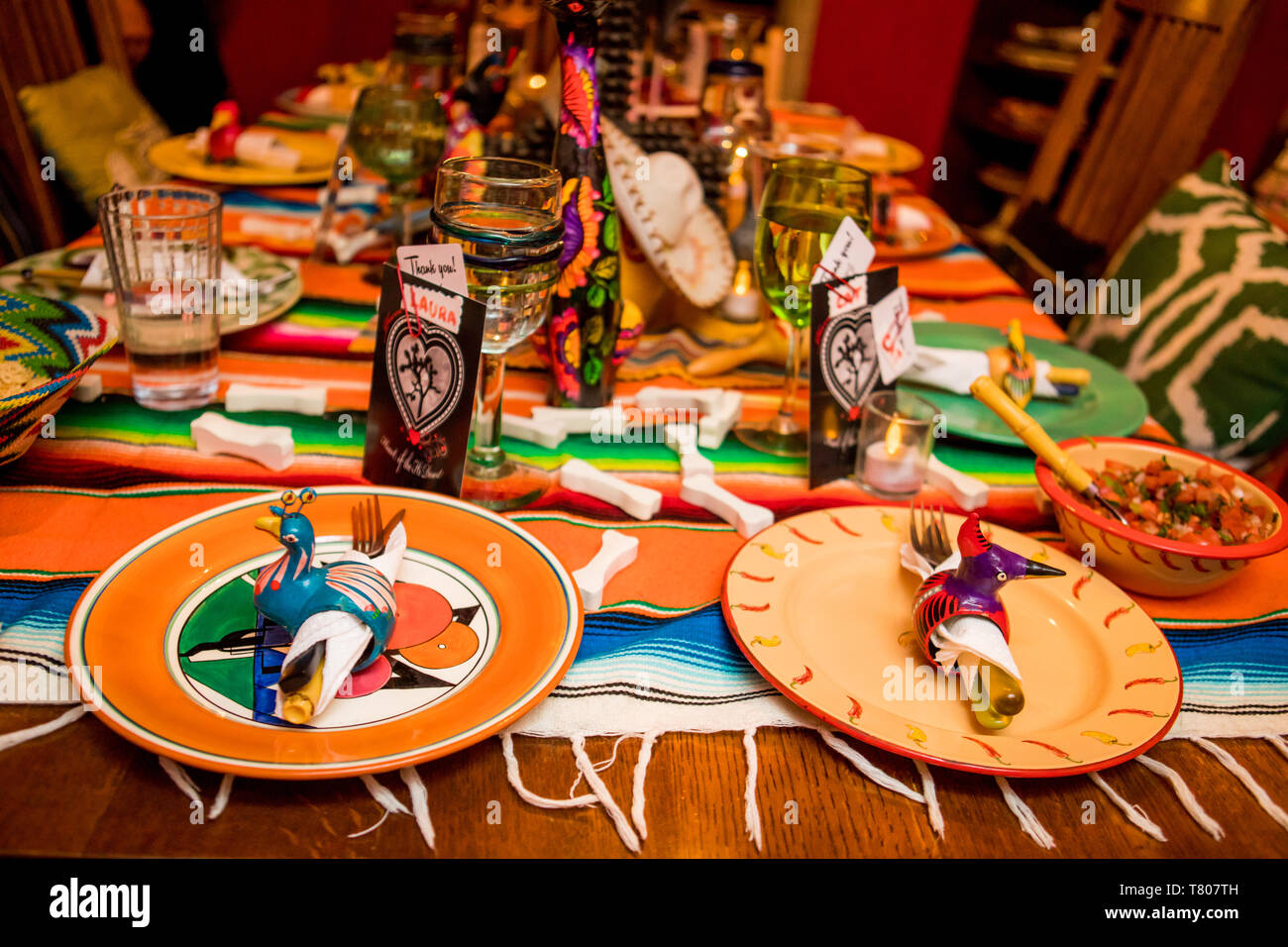 Día de los Muertos fiesta y cena temática en el desierto de California, Estados Unidos de América, América del Norte Foto de stock