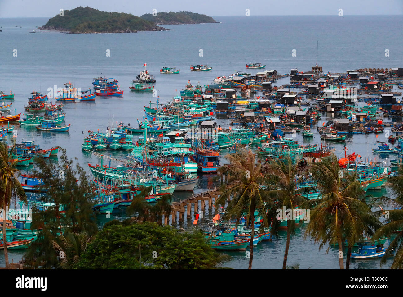 Barcos de pesca, un puerto Thoi, Vietnam, Indochina, en el sudeste de Asia, Asia Foto de stock