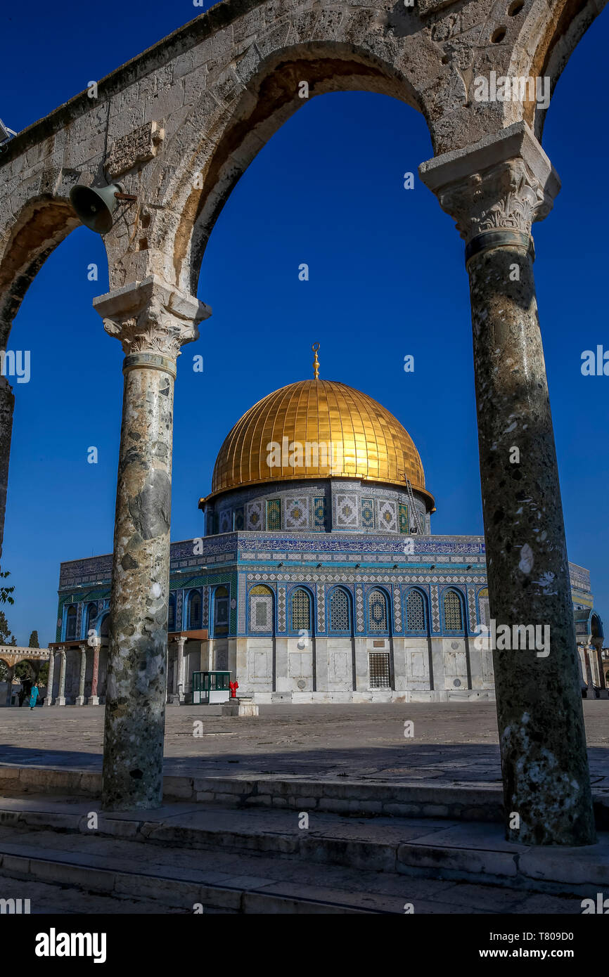 La cúpula de la roca, Sitio del Patrimonio Mundial de la UNESCO, Jerusalén oriental, Israel, Oriente Medio Foto de stock