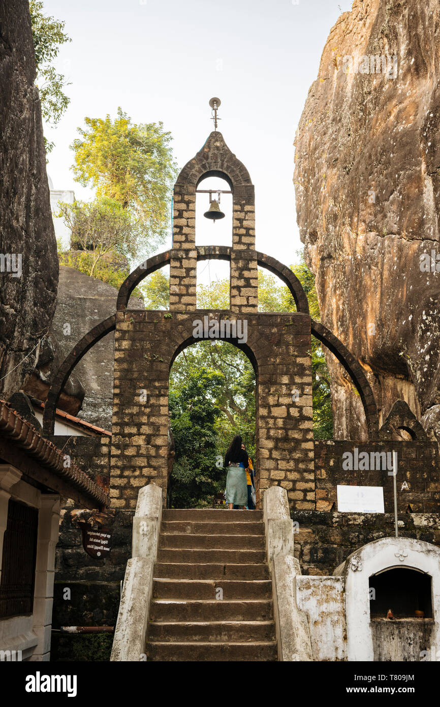 Templo de roca Aluvihare, Provincia Central, Sri Lanka, Asia Foto de stock
