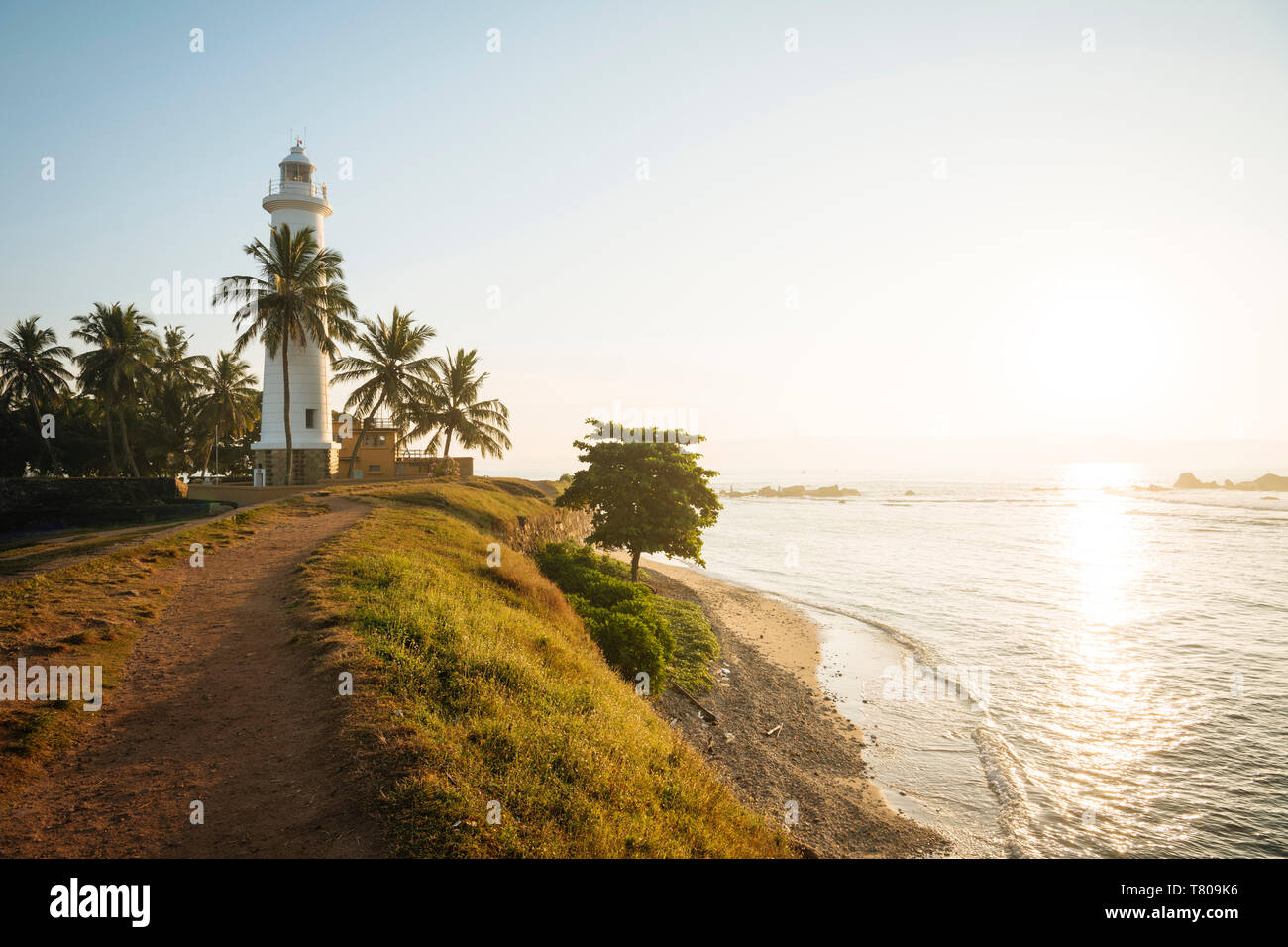 Al amanecer, Lighthouse Galle Galle, Casco antiguo, declarado Patrimonio de la Humanidad por la UNESCO, Costa Sur, Sri Lanka, Asia Foto de stock