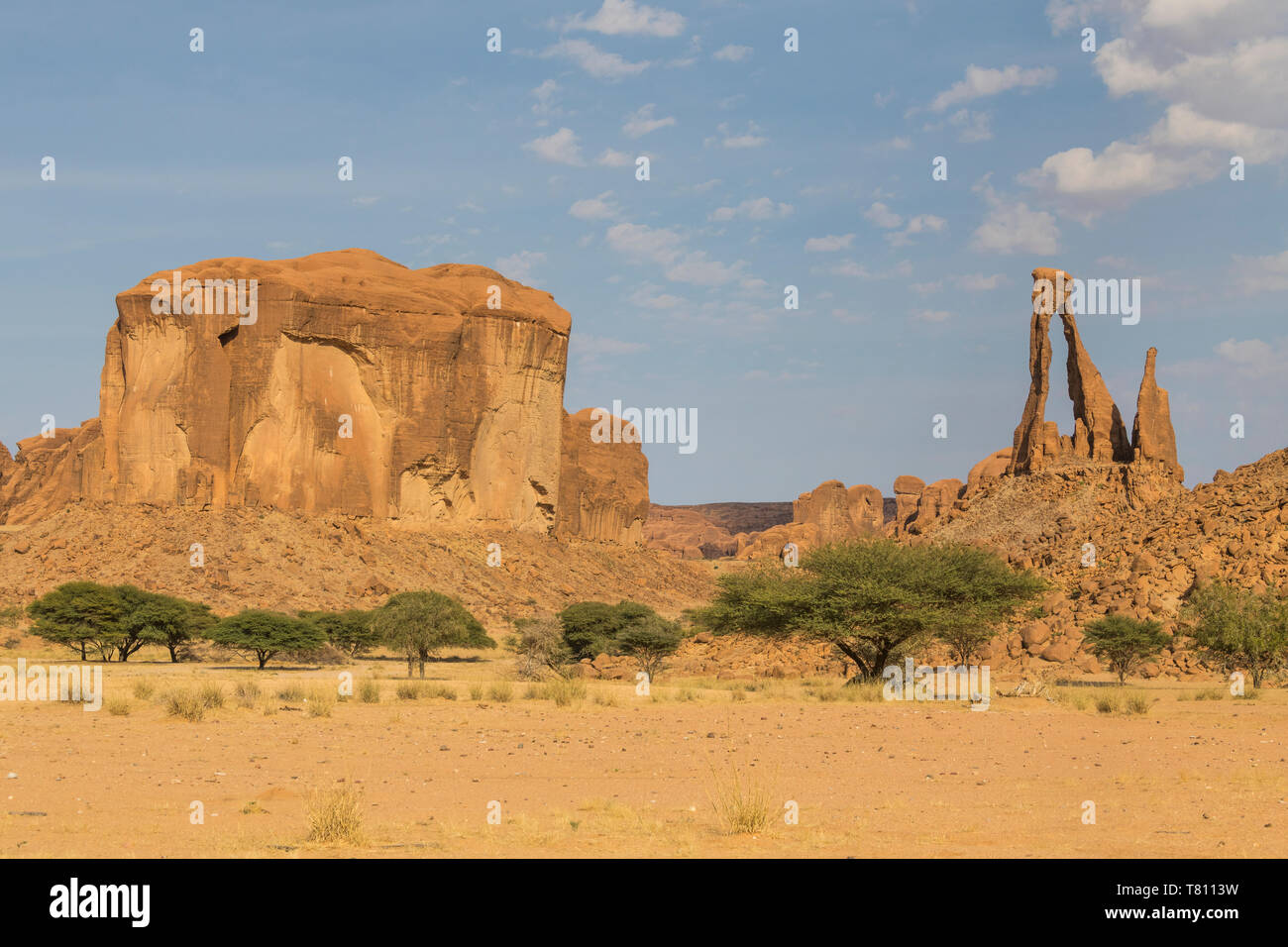 Arco de roca única, la Meseta de Ennedi, Sitio del Patrimonio Mundial de la UNESCO, la región de Ennedi, Chad, África Foto de stock