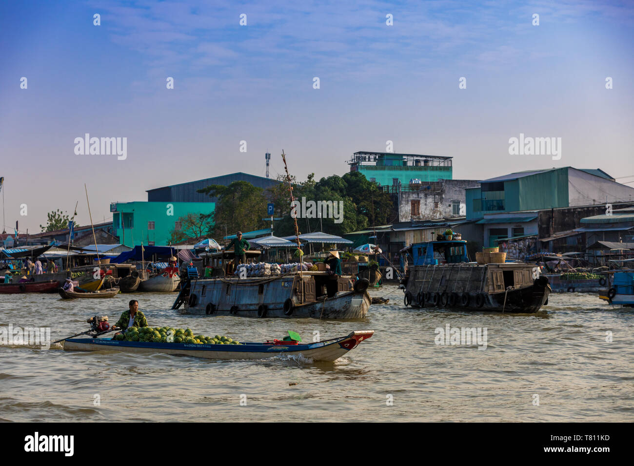 El mercado flotante fuera de Can Tho, Vietnam, Indochina, en el sudeste de Asia, Asia Foto de stock