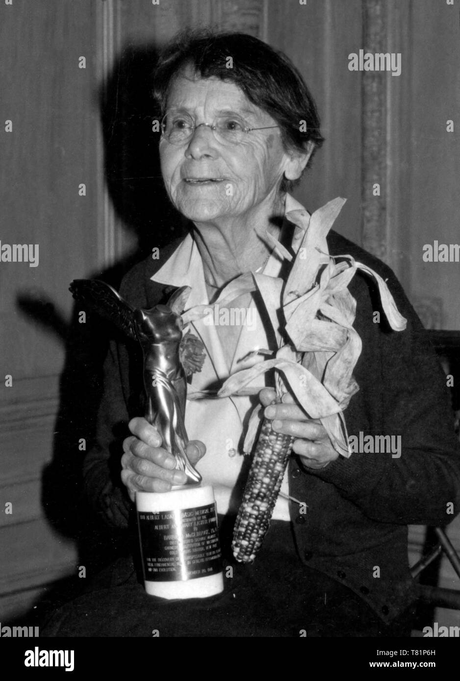 Barbara mcclintock Imágenes de stock en blanco y negro Alamy