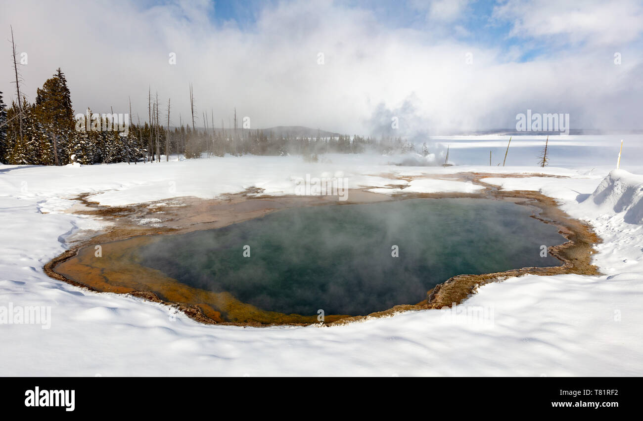 Abismo Piscina, Yellowstone Foto de stock