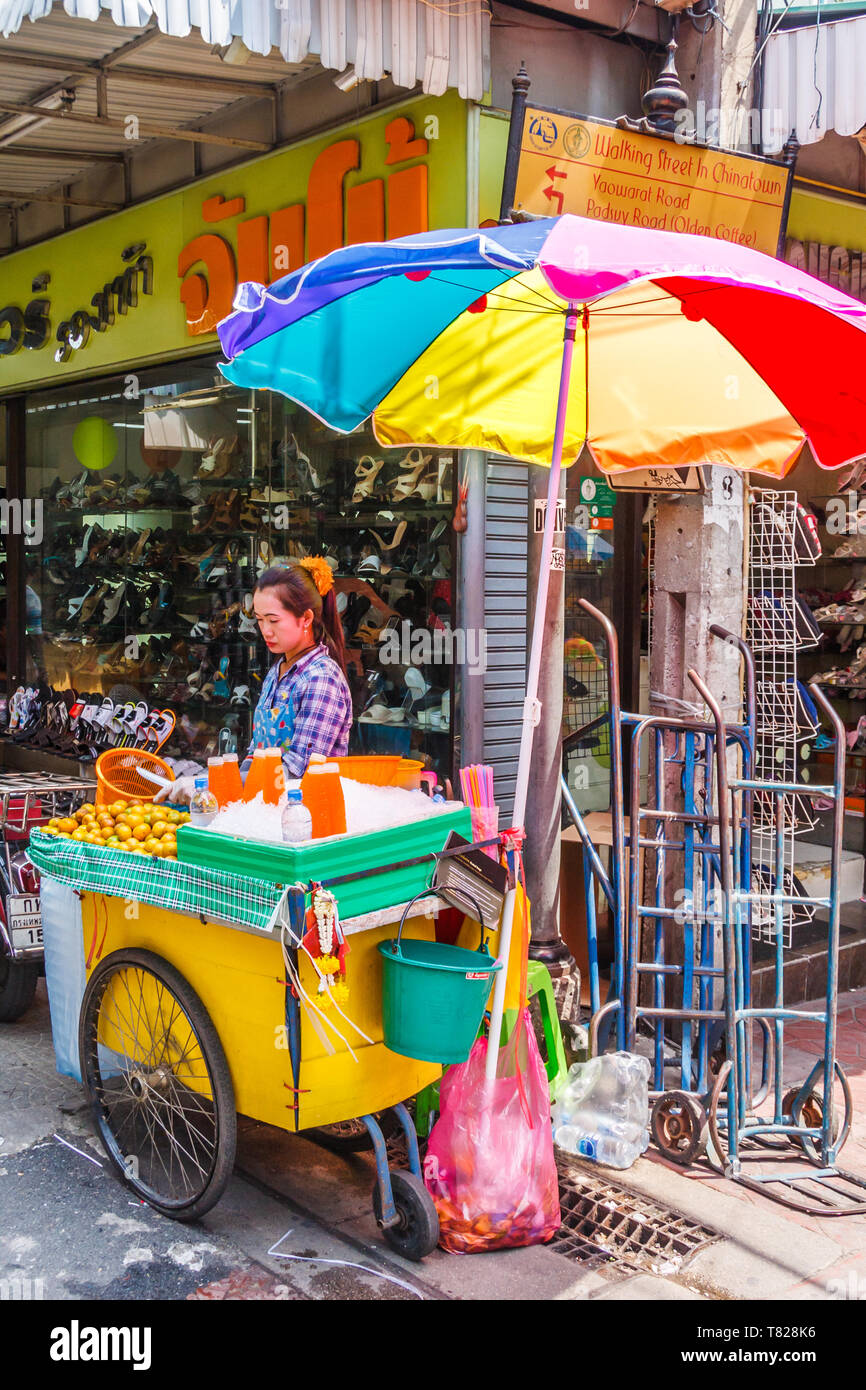 Carritos para venta de jugos y frutas