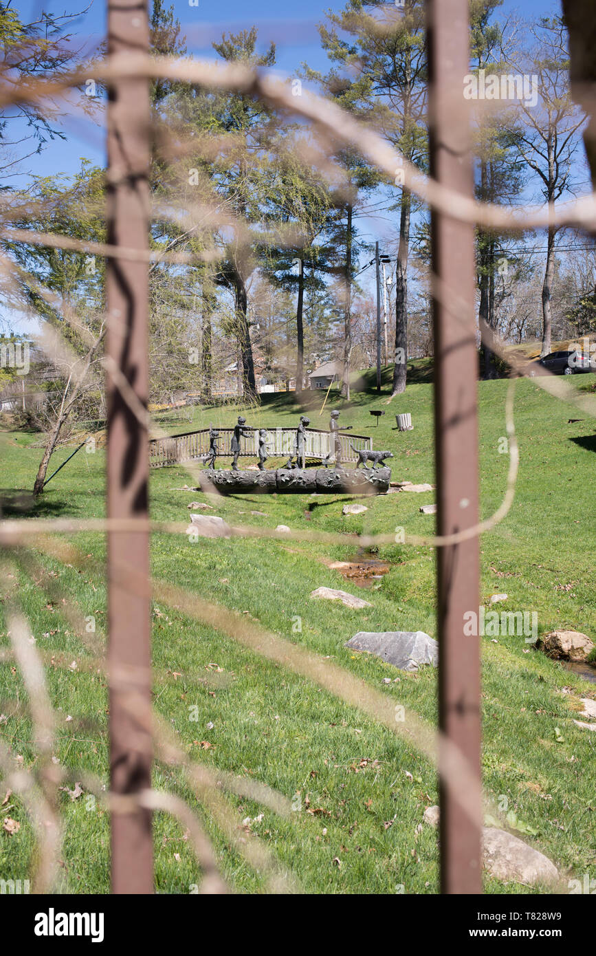 La escuela es un Crossnore Christian foster care organización que