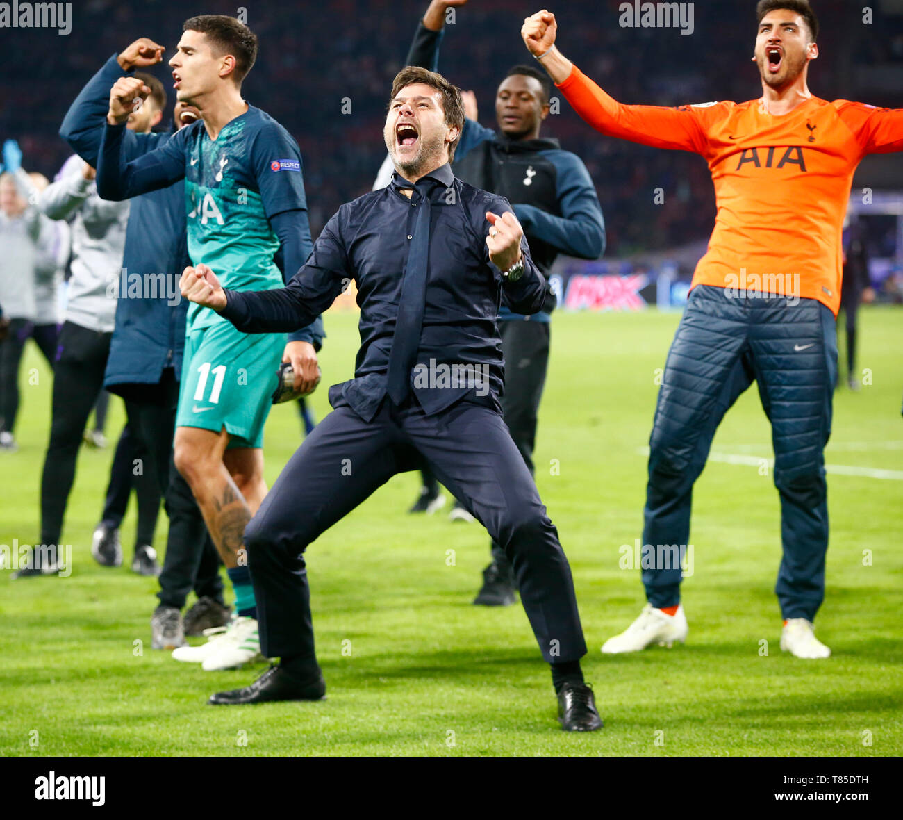 AMSTERDAM, Países Bajos. 08 Mayo, 2019. Tottenham Hotspur manager Mauricio Pochettino celebrar después de la UEFA Liga Campeonato semi- 2ª Etapa Final existent Foto de stock