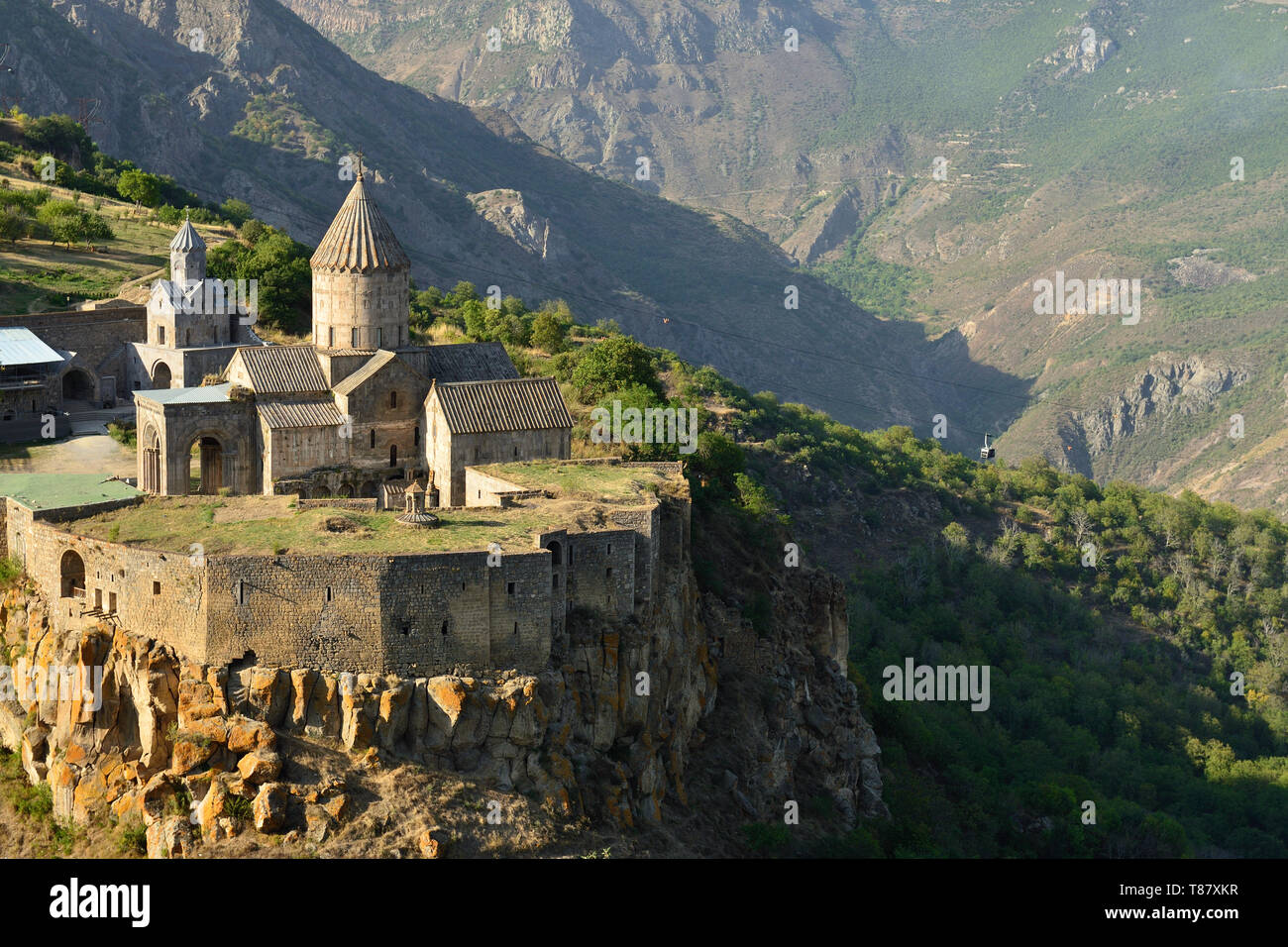 Es un monasterio Tatev IX siglo. Es uno de los más antiguos y famosos monasterio complejos en Armenia. Foto de stock