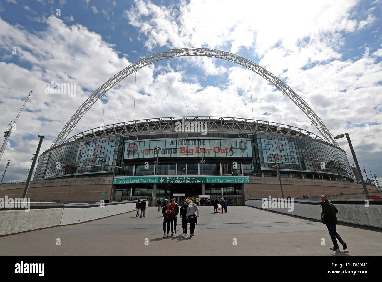 Vista general fuera del estadio de Wembley antes de la Liga Nacional Vanarama play-off final en el estadio de Wembley, Londres. Foto de stock
