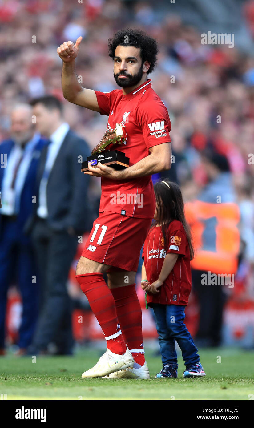 Liverpool's Mohamed Salah recibe el Premio Bota de Oro el partido de Liga Premier Anfield, Liverpool Fotografía - Alamy