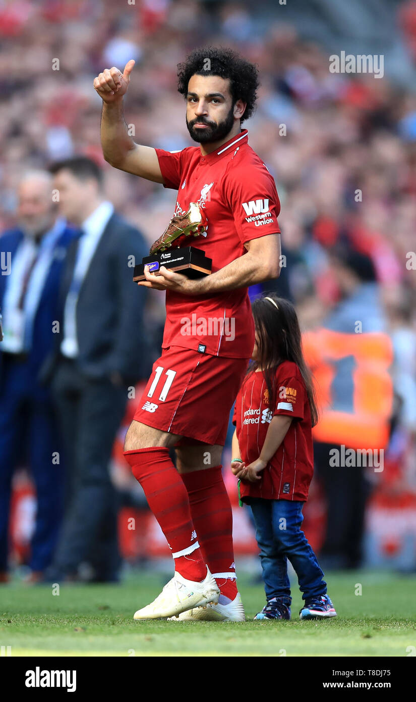 Liverpool s Mohamed Salah recibe el Premio Bota de Oro durante el