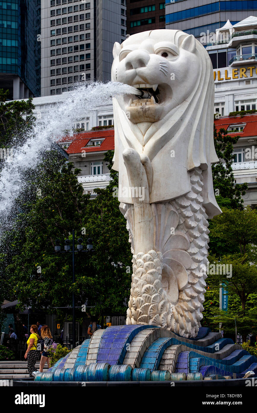 La estatua Merlion, Singapur, Sudeste de Asia Foto de stock