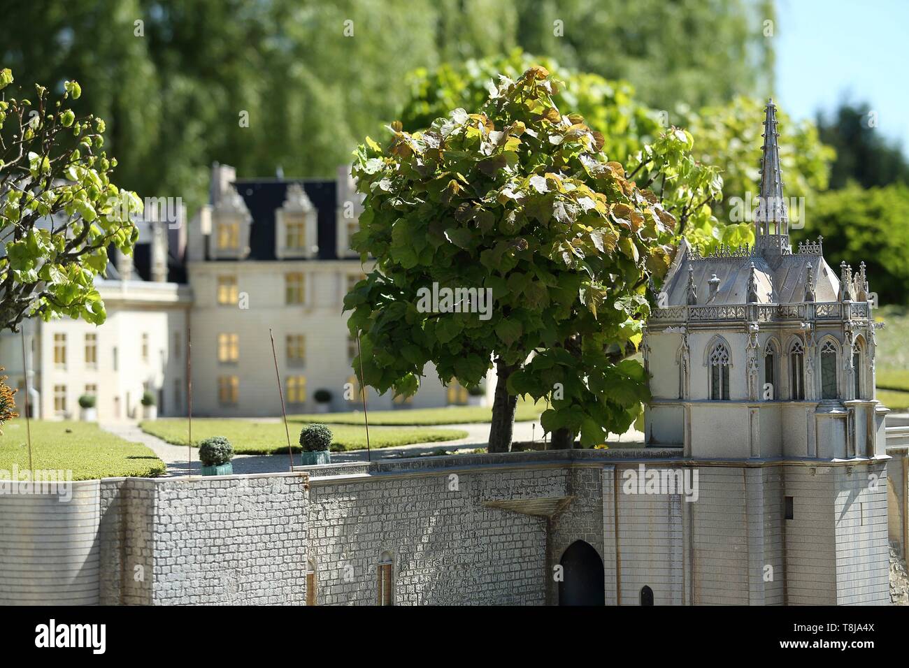 Francia, Indre et Loire, Valle del Loira catalogado como Patrimonio de la Humanidad por la UNESCO, Amboise, Mini-Chateau Park, el modelo del castillo de Amboise Foto de stock