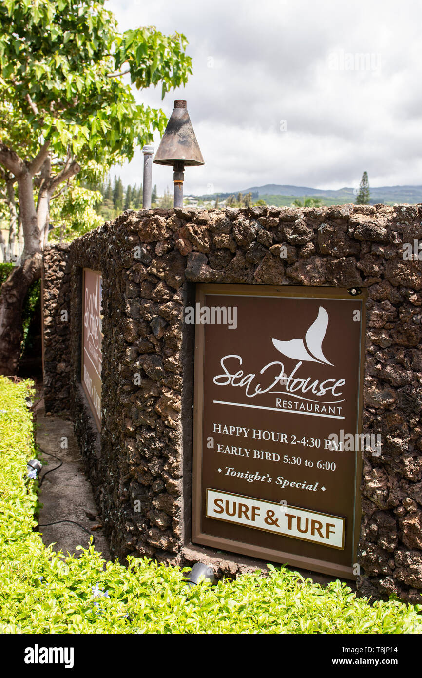 Un cartel para el restaurante sea House, Maui, Hawaii, Estados Unidos. Foto de stock