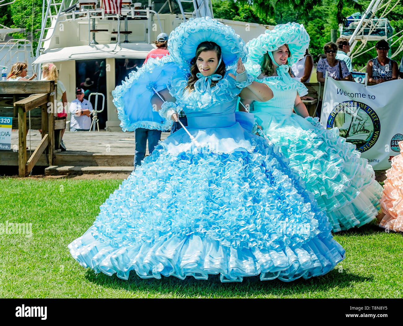 Hermosos vestidos fotografías e imágenes de alta resolución - Alamy Hermosos vestidos fotografías e imágenes de alta resolución - Alamy