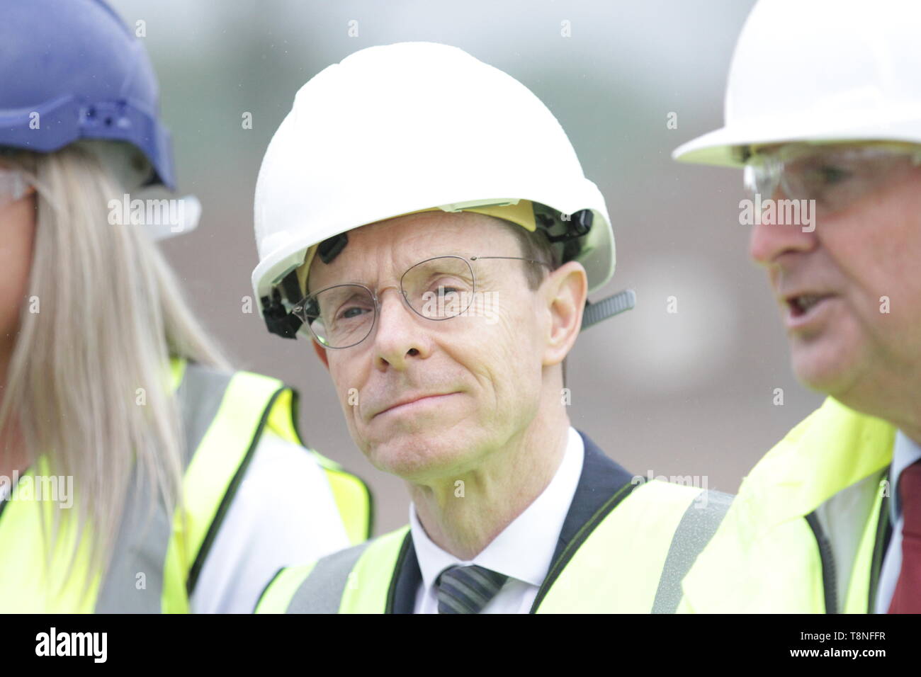 Atletas y dignatarios durante el ceremonial pionero de los juegos de la Commonwealth en 2022, en la Aldea de Atletas Perry Barr, Birmingham Foto de stock