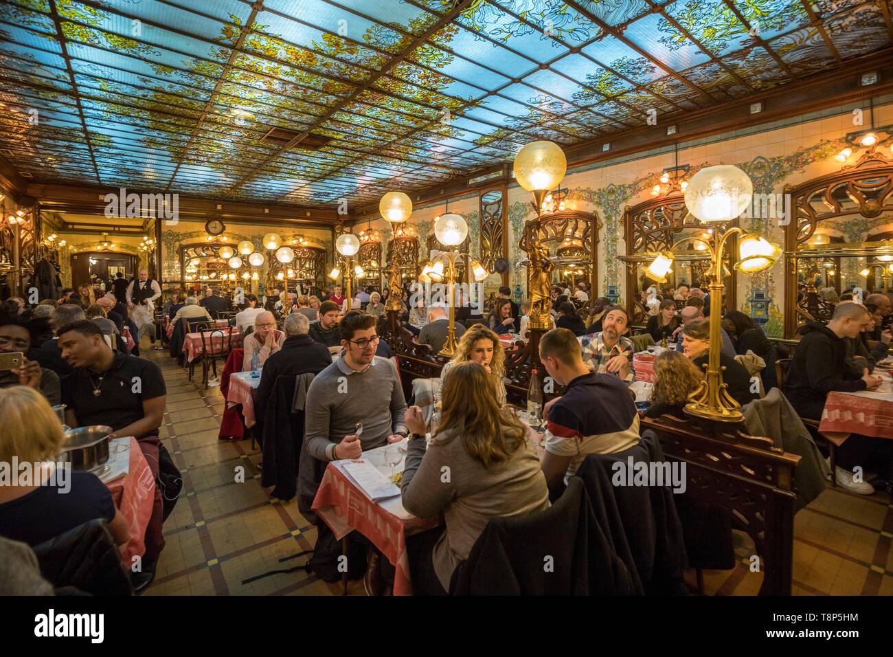 Francia, París, restaurante tradicional Le Bouillon Chartier, 59