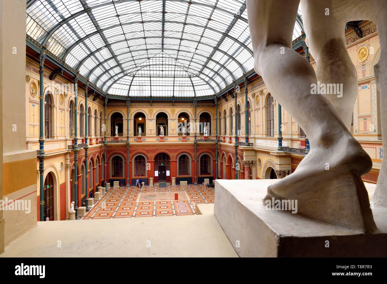 Francia Paris Saint Germain Des Pres Ecole Nationale Superieure Des Beaux Arts Escuela De Bellas Artes El Palais Des Etudes Palacio De Estudios Fotografia De Stock Alamy