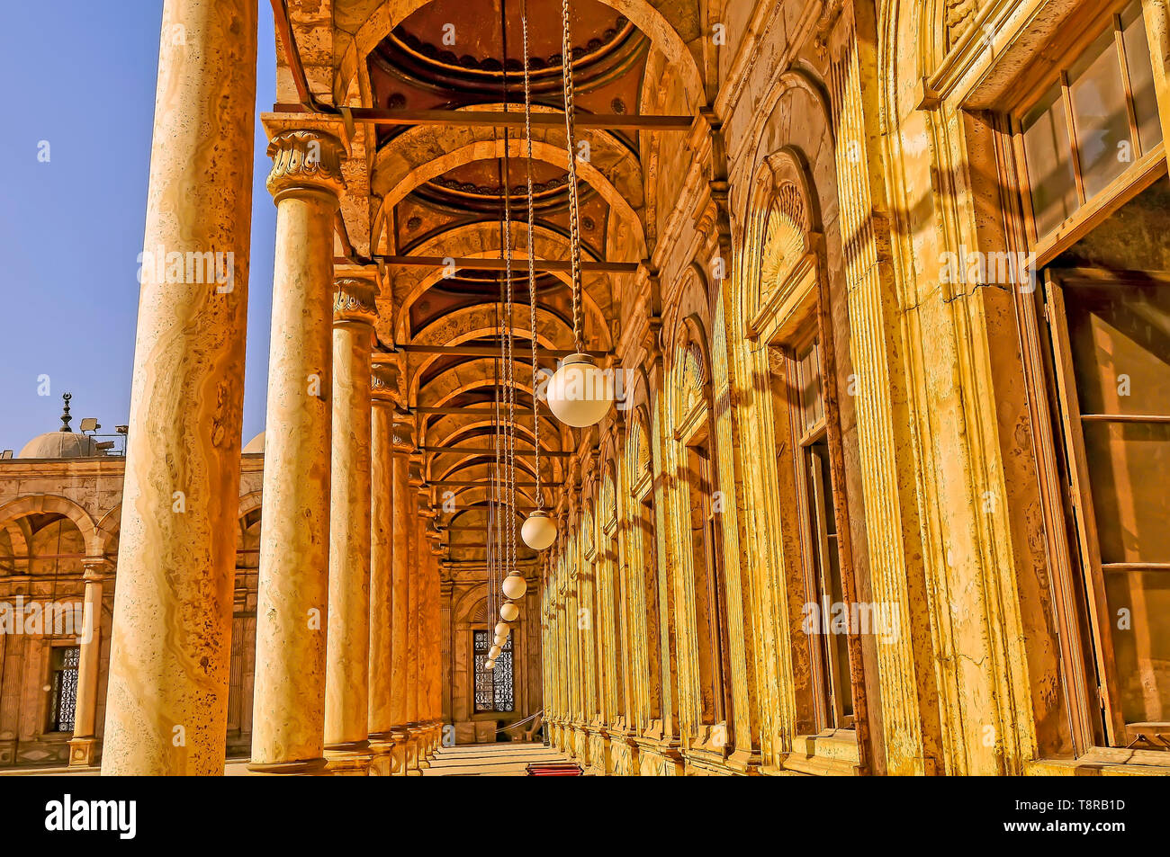 Las columnas de la mezquita de Ali Pasha (o Mezquita de Alabastro) El Cairo Egipto Foto de stock