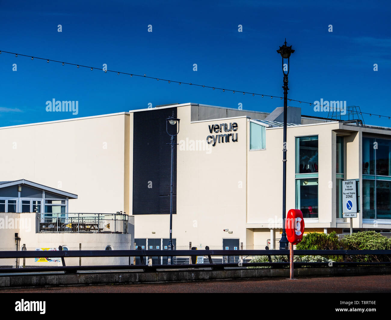 Venue Cymru Theatre, centro de conferencias y arena en Llandudno, Conwy, Gales del Norte. Foto de stock