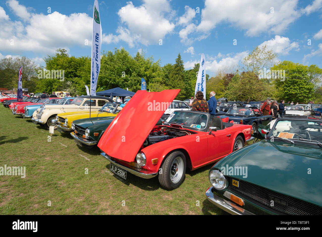 Coches clásicos incluyendo Triumph TR coches antiguos en el Festival de transporte Basingstoke Foto de stock