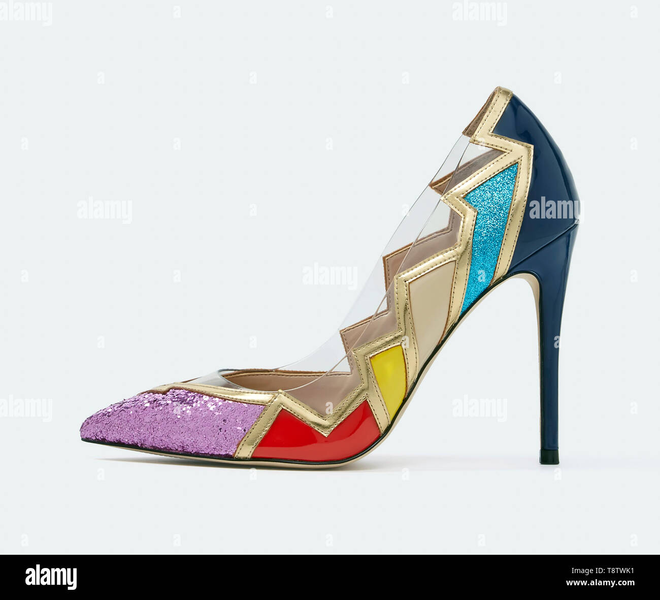 Tacones de colores fotografías e de alta resolución - Alamy