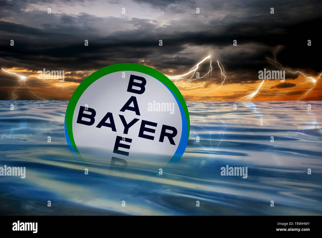 Crisis de la empresa alemana Bayer AG tras la adquisición del productor de glifosato Monsanto Foto de stock