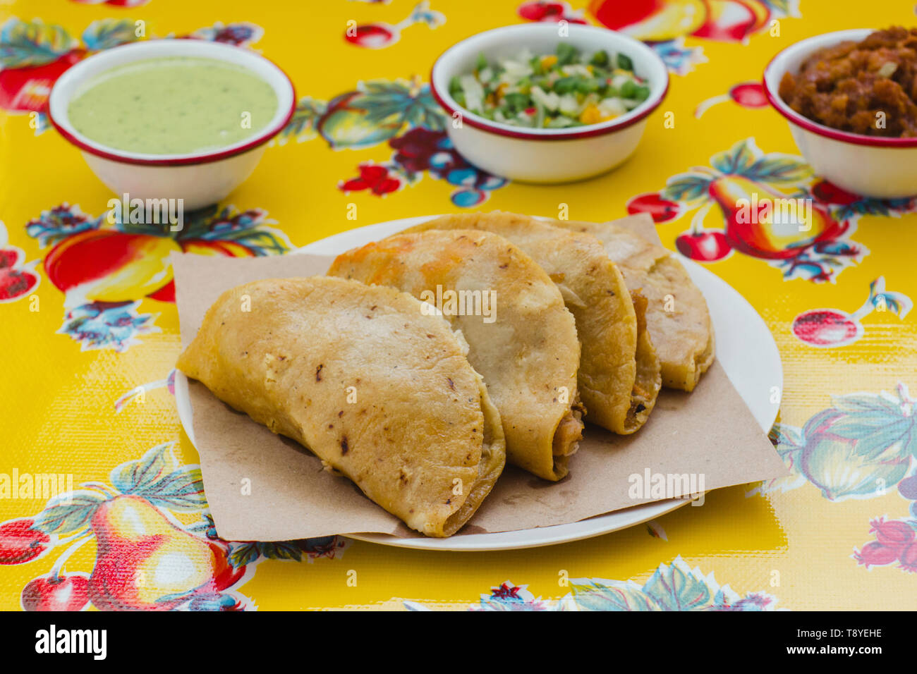 Tacos de canasta es tradicional comida mexicana en la ciudad de México