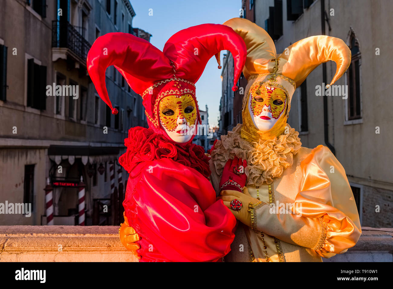 Harlequin carnival costumes venice fotografías e imágenes de alta  resolución - Alamy