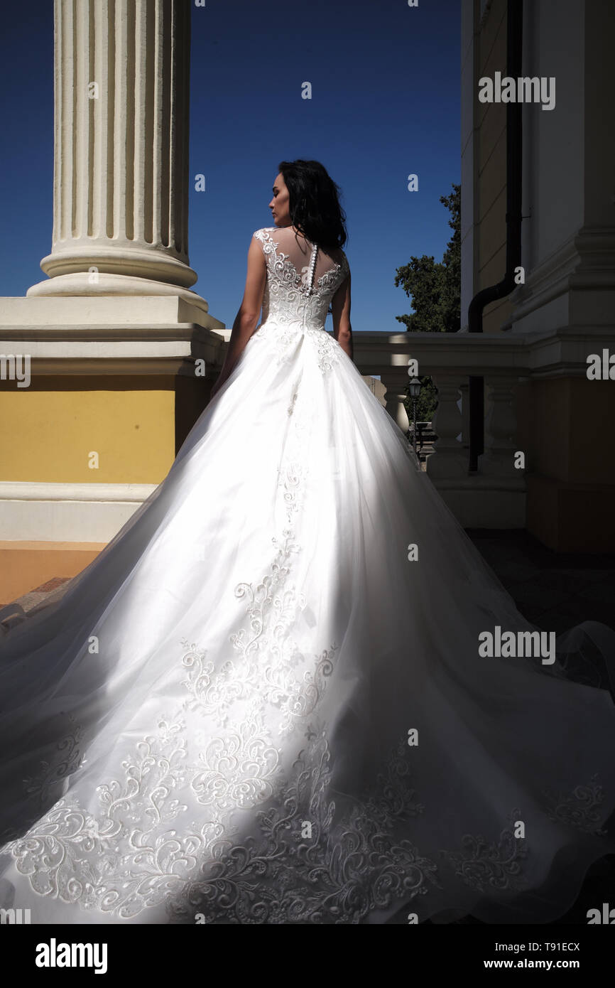La novia elegante new arrivals