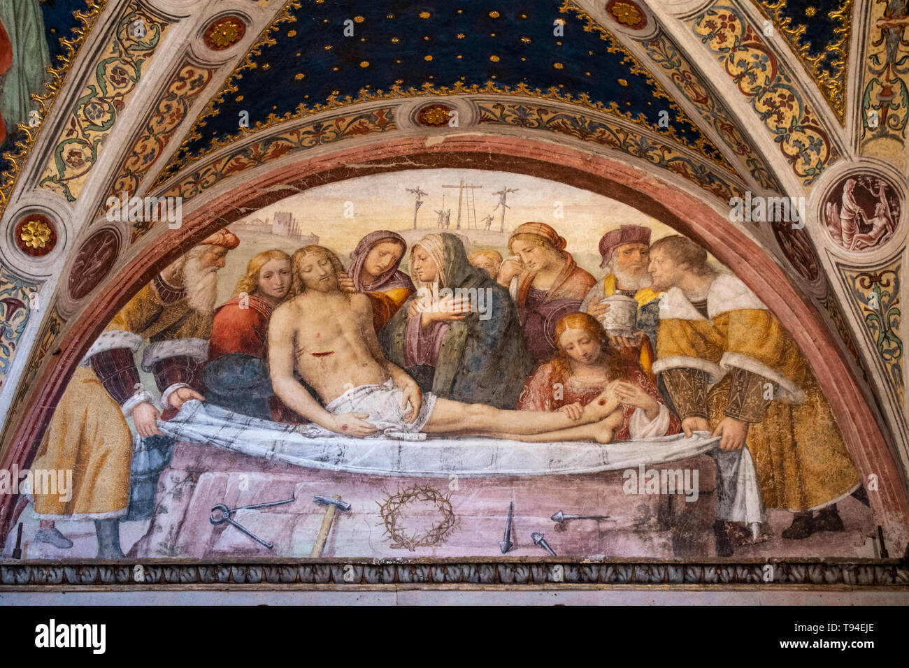 Milán, Italia: San Maurizio al Monastero Maggiore, 1518 iglesia conocida como la Capilla Sixtina del Milán, Bernardino Luini fresco la deposición de la Cruz Foto de stock