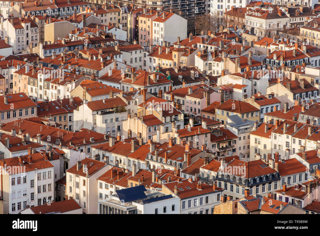Lyon (sureste de Francia): La azotea Vista del 6º arrondissement (distrito) de la ciudad desde la cima del rascacielos llamado 'Tour Incity'. Foto de stock