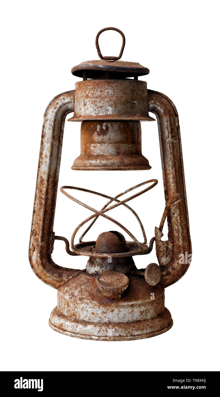 Objeto aislado: old rusty lámpara de querosén, primerísimos, sobre fondo blanco. Foto de stock