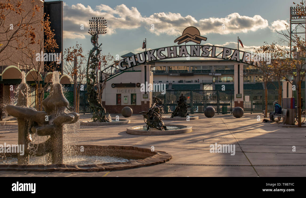 Chukchansi Park Baseball Stadium en el centro de la ciudad de Fresno, California, EE.UU., hogar de los Fresno Grizzlies, Pacific Coast League. Foto de stock